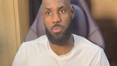 拉什福德助力双杀，赛后晒战友情谊：共铸关键胜利篇章