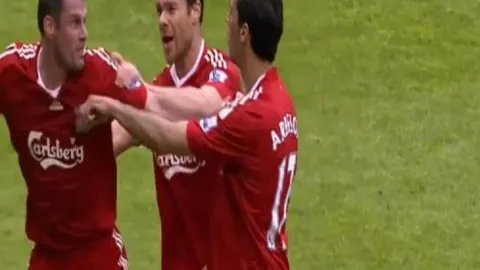 “官方发布：米兰球员奇克确诊急性阑尾炎，将在那不勒斯接受手术治疗”